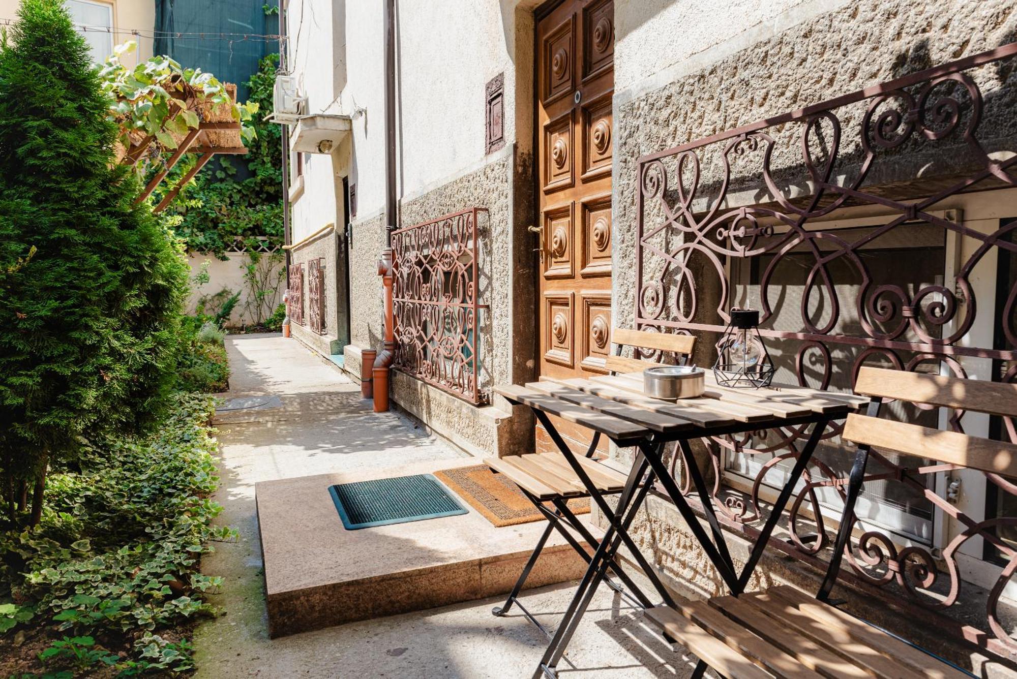 Downtown Apartment Boutique Green Garden Unirii Bucharest Exterior photo